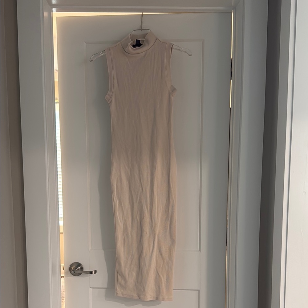 Elegant Sleeveless Cream Dress